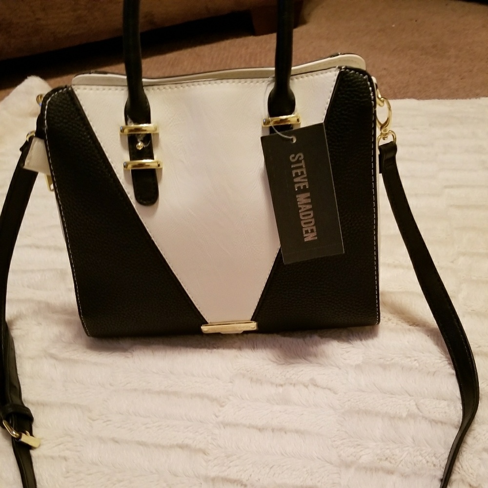 Sold!!!!!!!!!Steve Madden Crossbody Purse - Picture 2 of 3